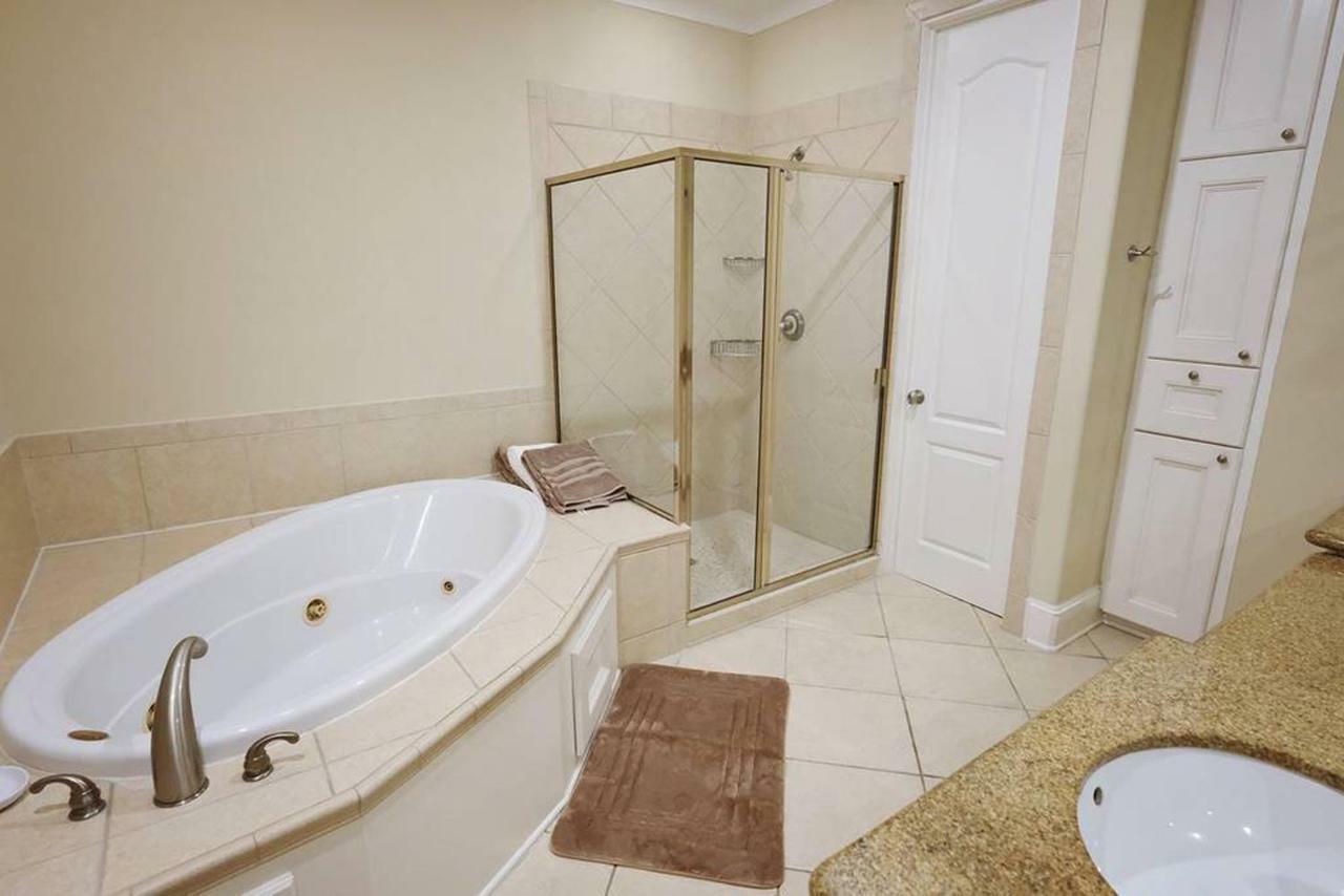 Downtown Museum District, Zoo, Parks, Nightlife! - Detering Apartment Houston Exterior photo
