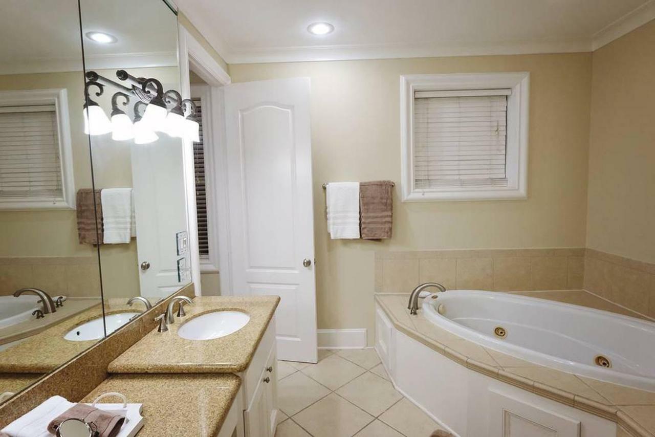 Downtown Museum District, Zoo, Parks, Nightlife! - Detering Apartment Houston Exterior photo